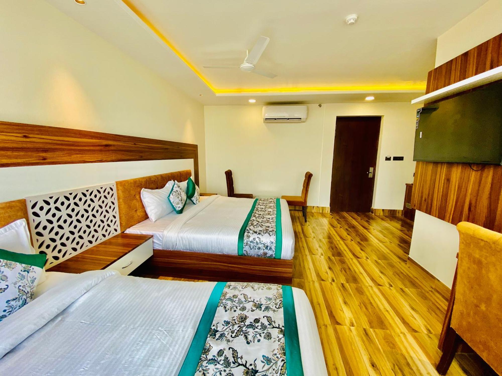 Hotel White House 350 Mtr From Golden Temple Амритсар Екстериор снимка
