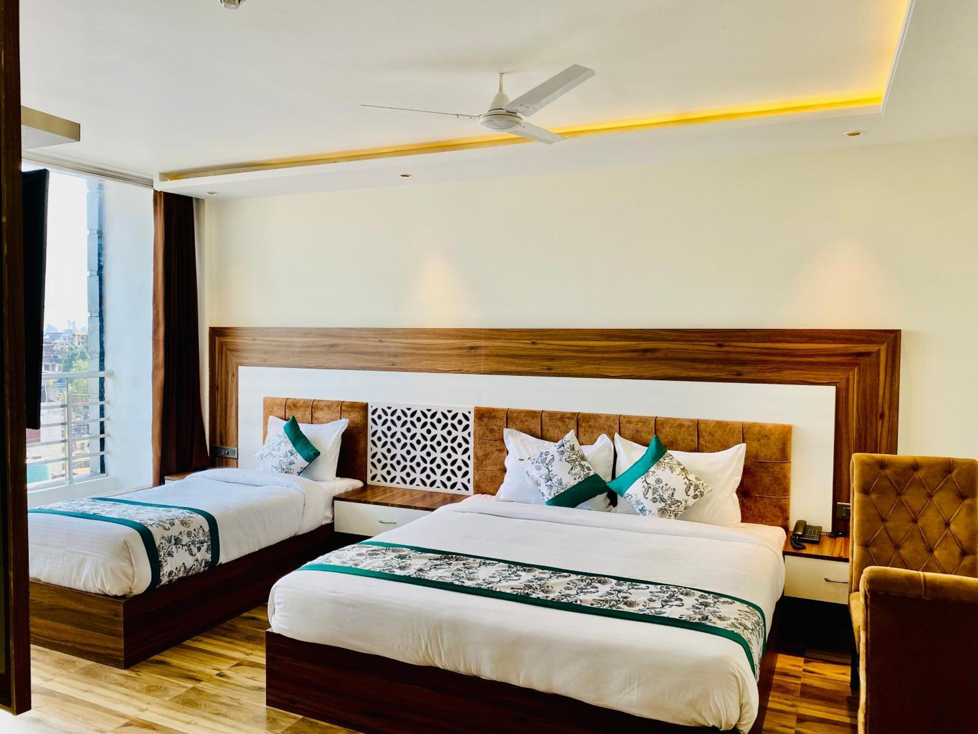 Hotel White House 350 Mtr From Golden Temple Амритсар Екстериор снимка