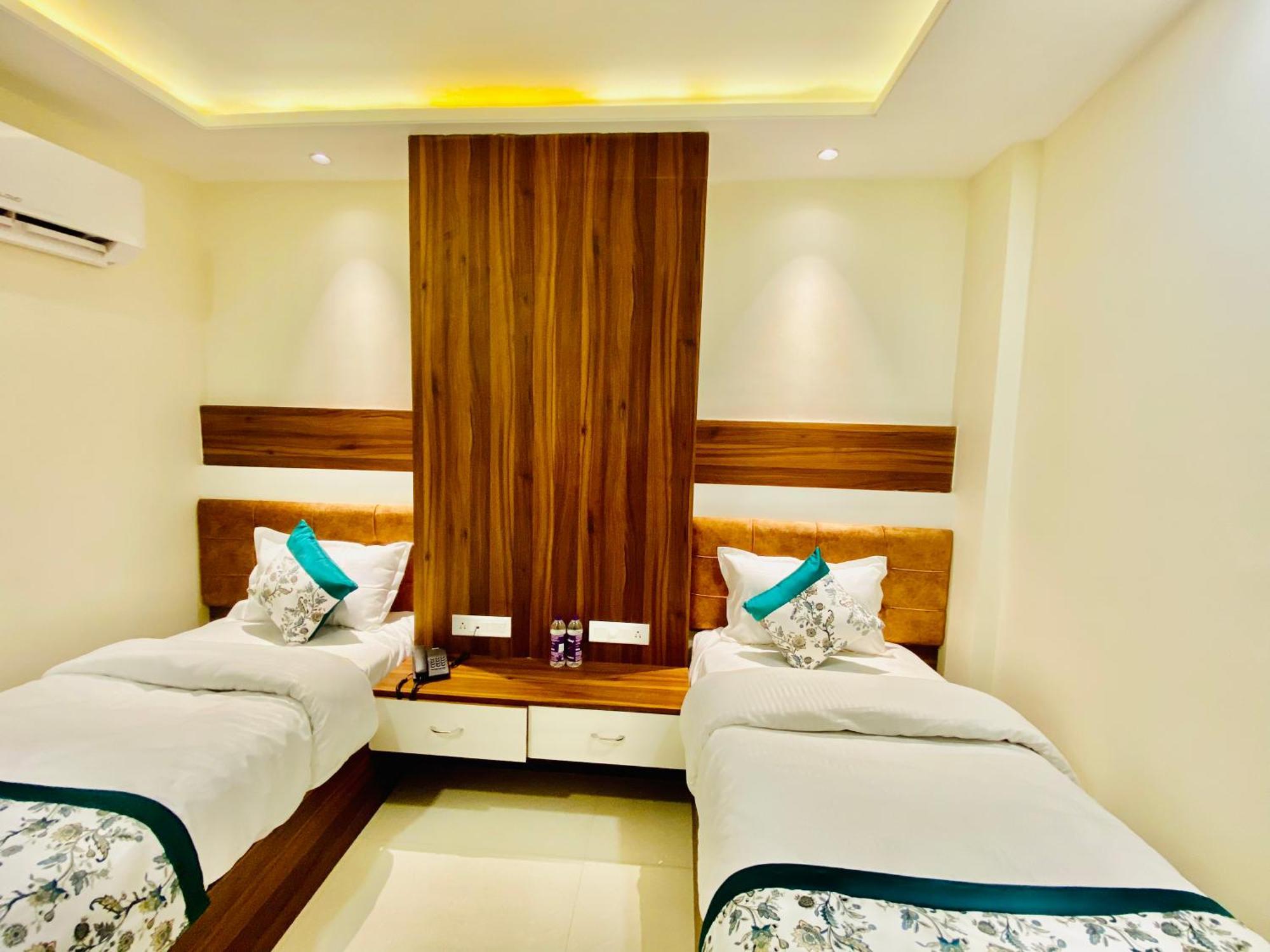 Hotel White House 350 Mtr From Golden Temple Амритсар Екстериор снимка