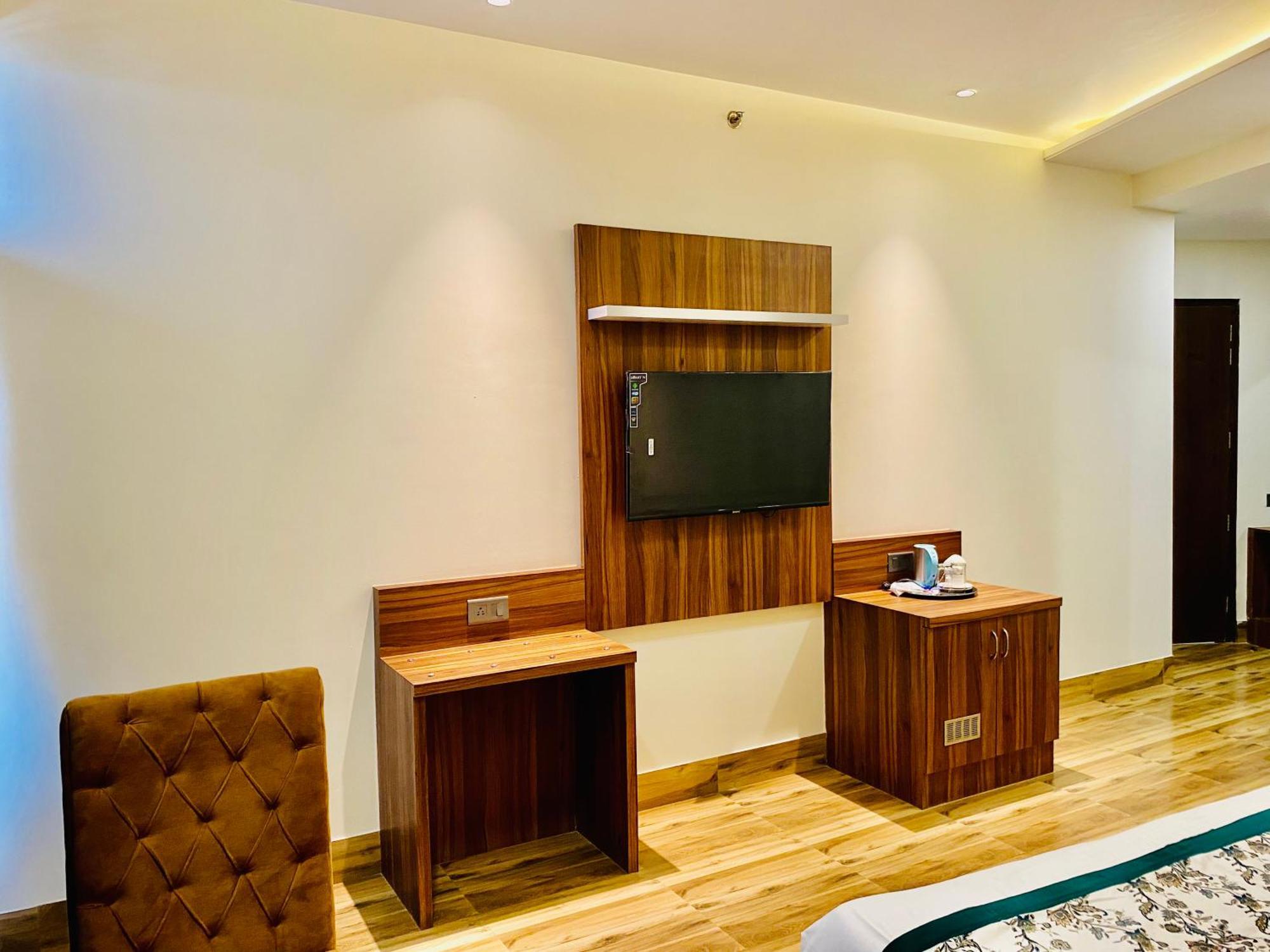 Hotel White House 350 Mtr From Golden Temple Амритсар Екстериор снимка