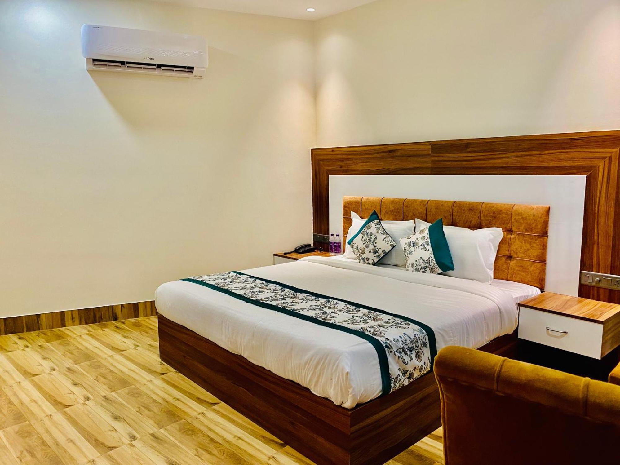 Hotel White House 350 Mtr From Golden Temple Амритсар Екстериор снимка