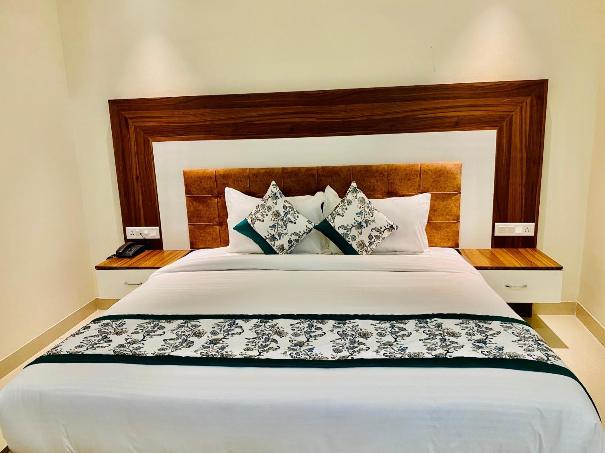 Hotel White House 350 Mtr From Golden Temple Амритсар Екстериор снимка
